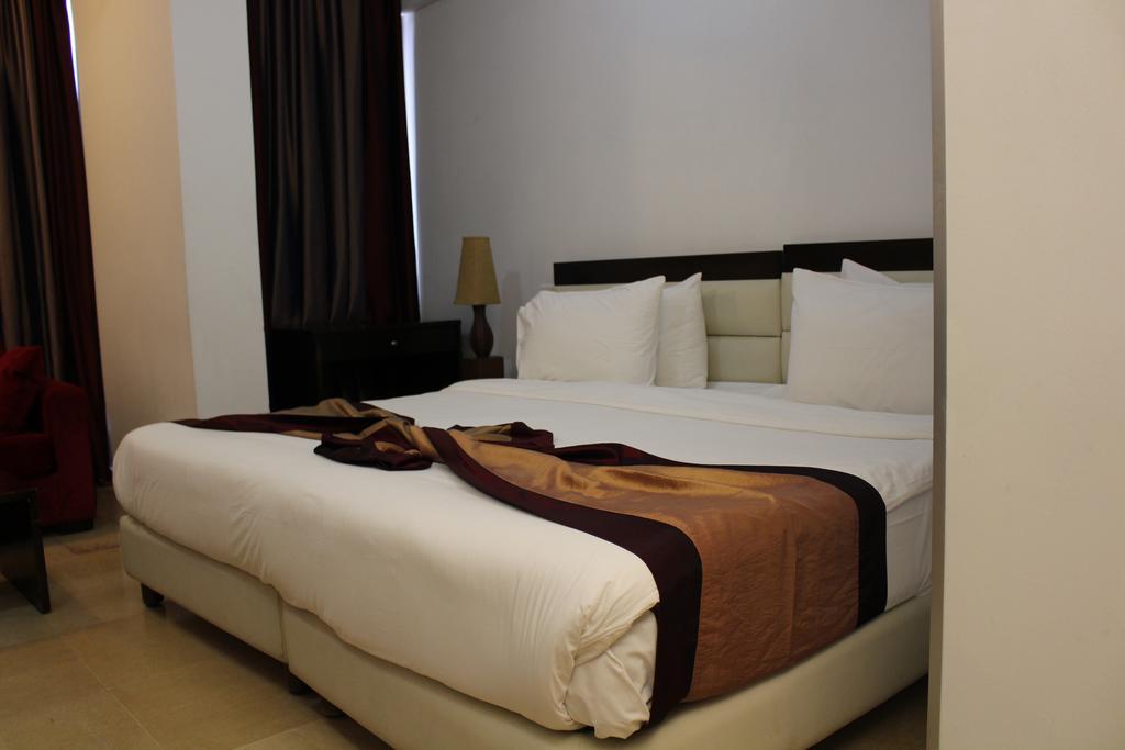 Bliss 3000 Furnished Studios Bejrut Zewnętrze zdjęcie